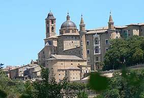 Visiter Pesaro et Urbino